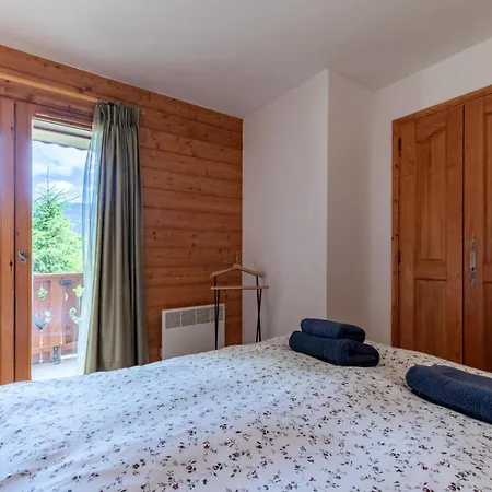 Apartment Bergerie Des 3 Vallees F - 4 Pieces 6 Personnes Situe Dans Le Village Des Allues Mae-4991 *