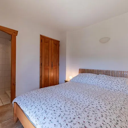 Apartment Bergerie Des 3 Vallees F - 4 Pieces 6 Personnes Situe Dans Le Village Des Allues Mae-4991